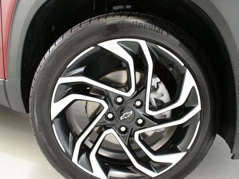Certified 2025 Chevrolet TrailBlazer RS w/ Convenience Package AWD/4WD image 33