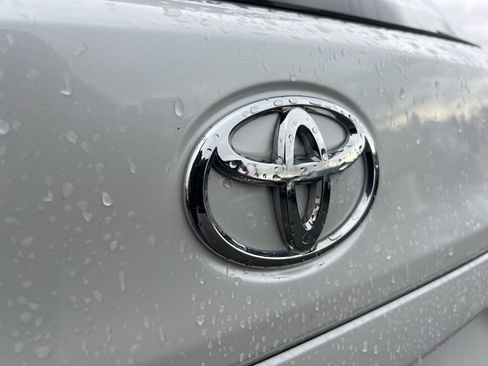 Used 2023 Toyota Corolla Cross L image 28