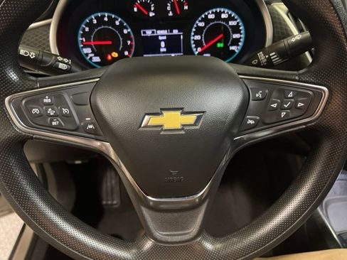 Used 2024 Chevrolet Malibu LT image 35