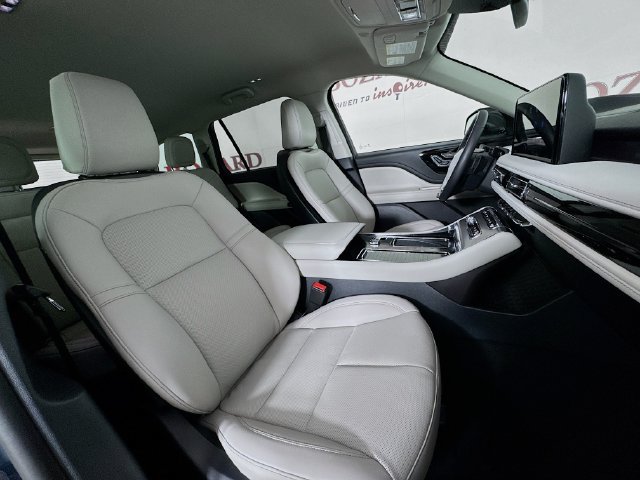 New 2026 Lincoln Aviator 2WD image 30