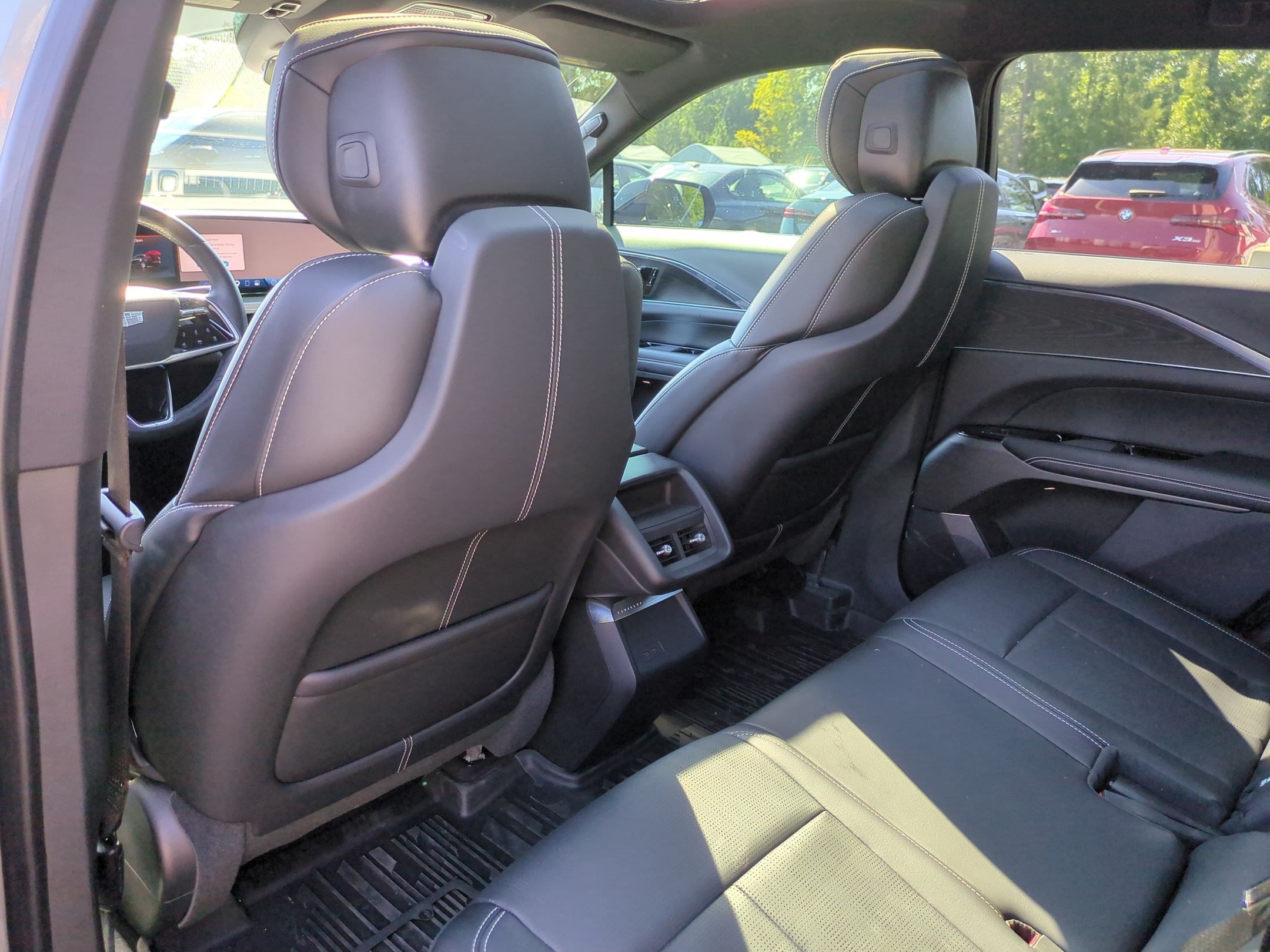Used 2024 Cadillac Lyriq Sport w/ LPO, Floor Liner Package AWD/4WD image 31