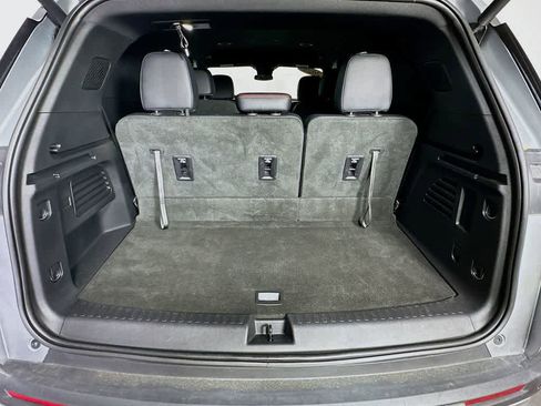 Used 2025 Chevrolet Traverse Z71 AWD/4WD image 21