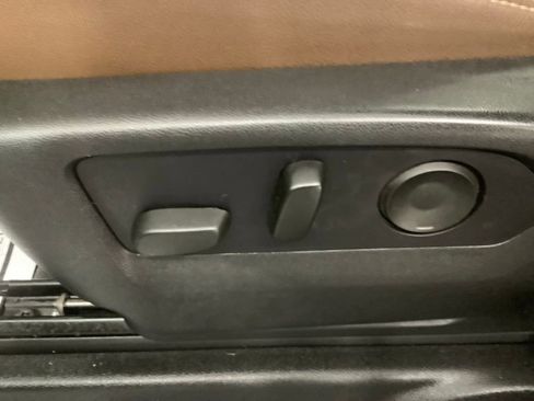 Used 2021 Chevrolet Suburban High Country image 11