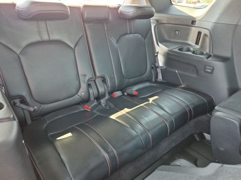 Used 2025 Honda Pilot TrailSport image 22