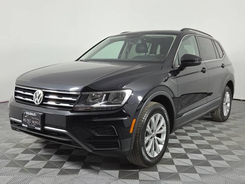 Used 2018 Volkswagen Tiguan SE w/ Panoramic Sunroof Package AWD/4WD image 3