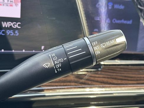 Used 2023 Cadillac Escalade Sport Platinum w/ LPO, ONYX Package image 19