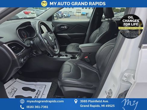 Used 2021 Jeep Cherokee Limited w/ Elite Package AWD/4WD image 9