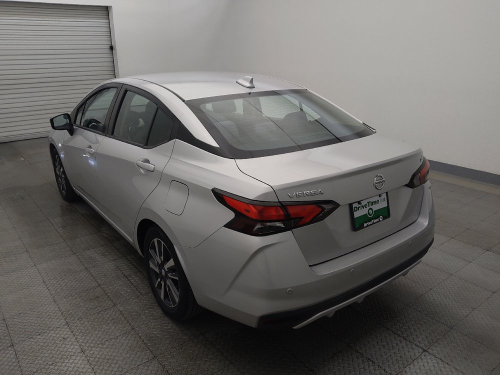 Used 2021 Nissan Versa SV FWD image 5