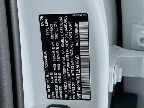 New 2026 Porsche Macan GTS image 35