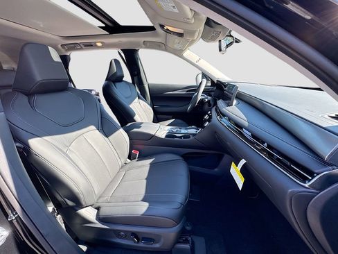 Certified 2026 INFINITI QX60 Luxe w/ Cargo Package FWD image 31