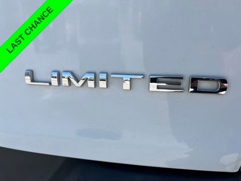Used 2018 Jeep Cherokee Limited FWD image 27