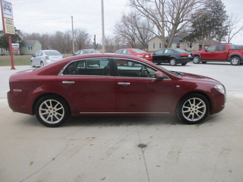 Used 2008 Chevrolet Malibu LTZ w/ Rear Power Package image 16