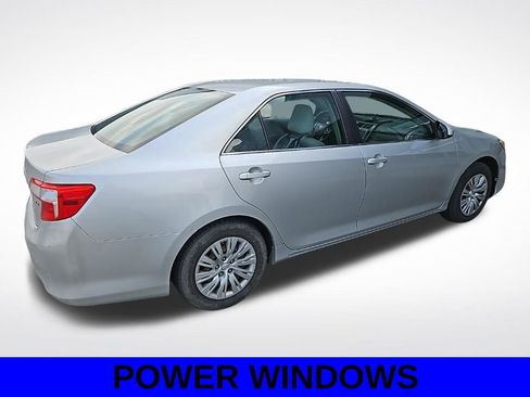 Used 2012 Toyota Camry LE FWD image 5