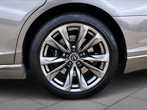 Used 2018 Lexus LS 500 F Sport w/ Accessory Package (Z2) image 10