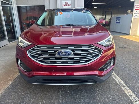 Used 2019 Ford Edge Titanium FWD image 2
