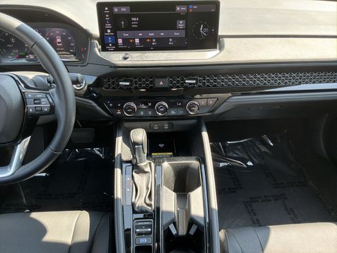 Used 2023 Honda Accord Touring image 30
