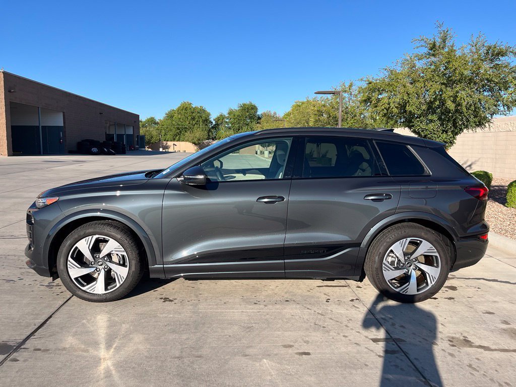 Used 2025 Audi Q6 e-tron Prestige w/ 20" Wheel Package AWD/4WD image 7
