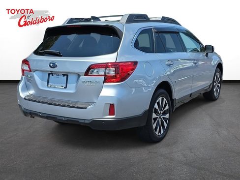 Used 2017 Subaru Outback 2.5i Limited AWD/4WD image 5