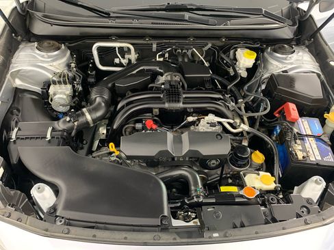 Used 2019 Subaru Outback 2.5i Limited AWD/4WD image 11