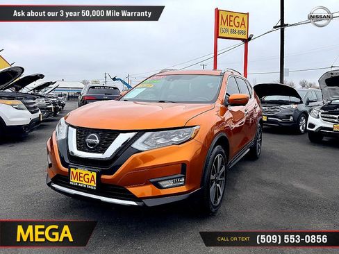 Used 2018 Nissan Rogue SL w/ Premium Package image 3