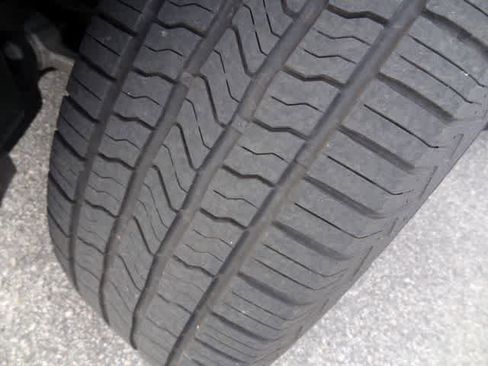 Used 2024 Ford Explorer XLT w/ Equipment Group 202A AWD/4WD image 47