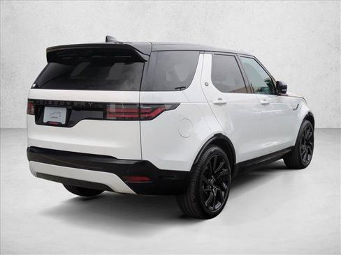 Certified 2025 Land Rover Discovery Dynamic SE AWD/4WD image 5