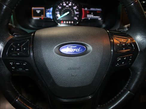 Used 2016 Ford Explorer XLT w/ Equipment Group 201A FWD image 20