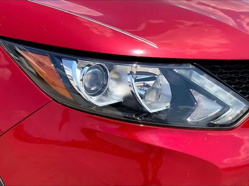 Used 2018 Nissan Rogue Sport S w/ S Appearance Package AWD/4WD image 27