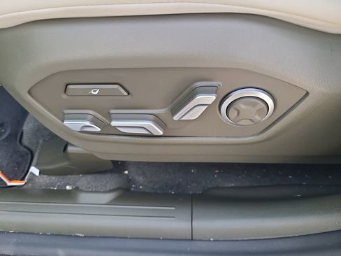 Used 2025 Hyundai Santa Fe Calligraphy FWD image 16