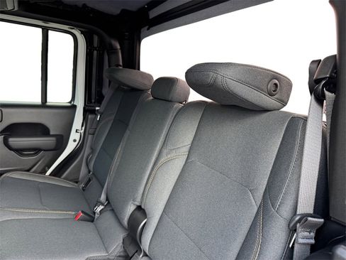 New 2025 Jeep Gladiator Sport image 13