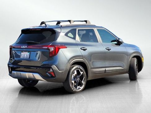 Used 2024 Kia Seltos EX FWD image 4