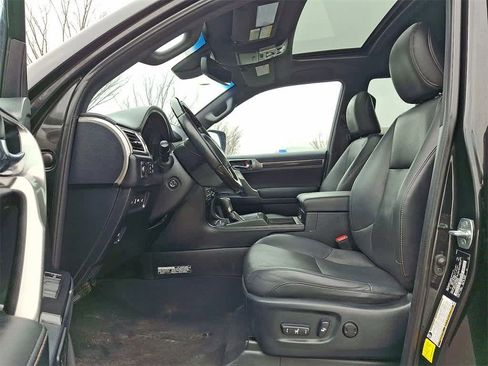 Used 2023 Lexus GX 460 Luxury w/ Sport Design Package image 11