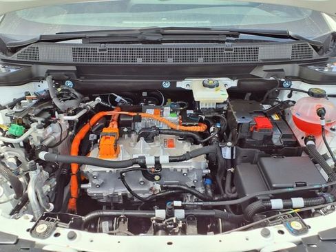 New 2025 Chevrolet Equinox EV LT w/ Comfort Package image 9