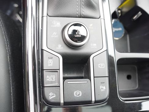 Certified 2023 Kia Sorento SX AWD/4WD image 31