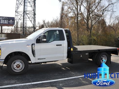 New 2025 Ford F350 XL w/ XL Chrome Package image 2