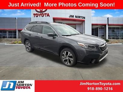 Used 2021 Subaru Outback Limited w/ Tech Package 2