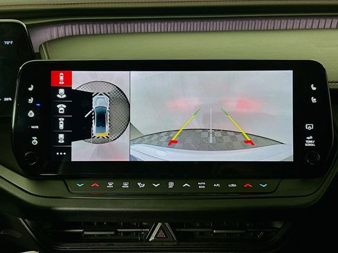 Used 2024 Dodge Charger R/T w/ Plus Group image 25