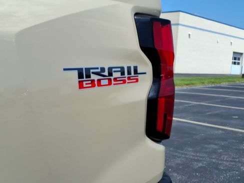 Used 2024 Chevrolet Colorado Trail Boss w/ Advanced Trailering Package AWD/4WD image 34