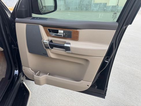 Used 2016 Land Rover LR4 HSE image 31