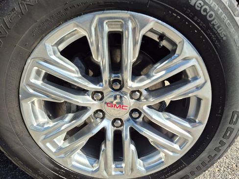 Used 2024 GMC Yukon Denali RWD image 24