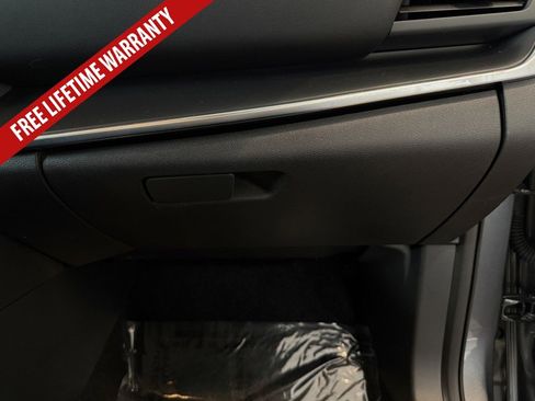 Used 2023 Nissan Rogue S AWD/4WD image 35