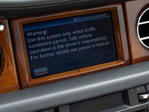 Used 2010 Rolls-Royce Phantom Drophead Coupe RWD image 25