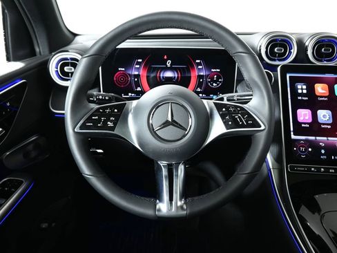 Used 2025 Mercedes-Benz GLC 350e 4MATIC image 16