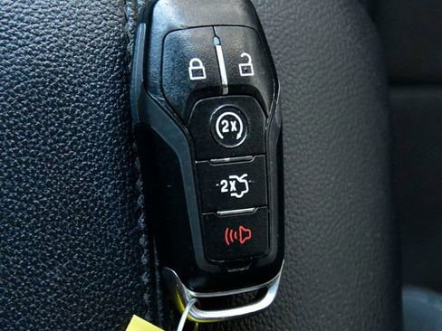 Used 2015 Ford Mustang Coupe RWD image 24
