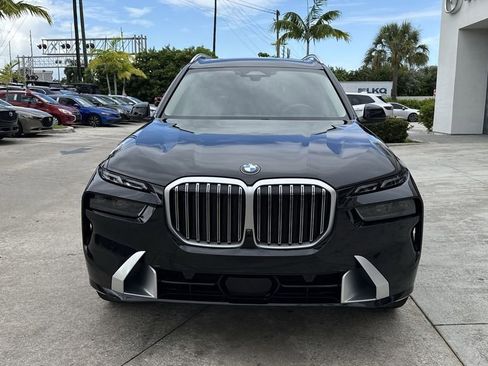 Used 2023 BMW X7 xDrive40i image 9