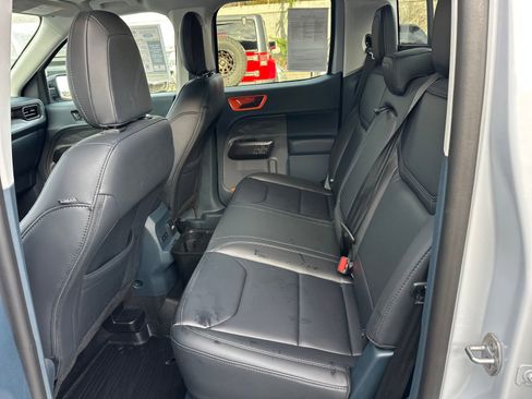 Used 2025 Ford Maverick Lariat w/ Black Appearance Package image 11