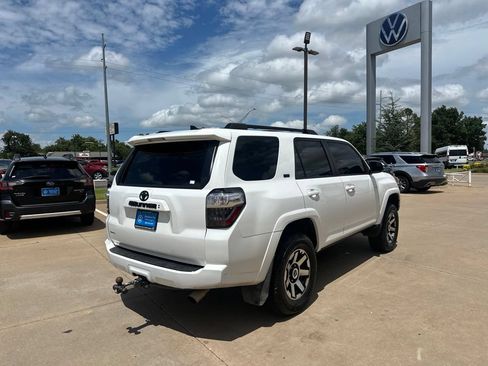 Used 2020 Toyota 4Runner SR5 Premium w/ Moonroof Package RWD image 5