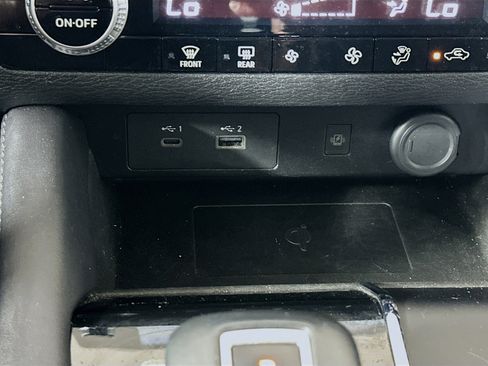 Used 2024 Mitsubishi Outlander SE image 26