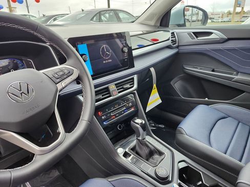 New 2026 Volkswagen Taos SEL AWD/4WD image 7