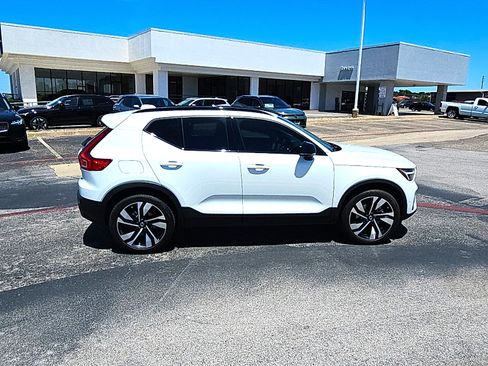 Used 2025 Volvo XC40 B5 Plus w/ Protection Package Premier AWD/4WD image 4
